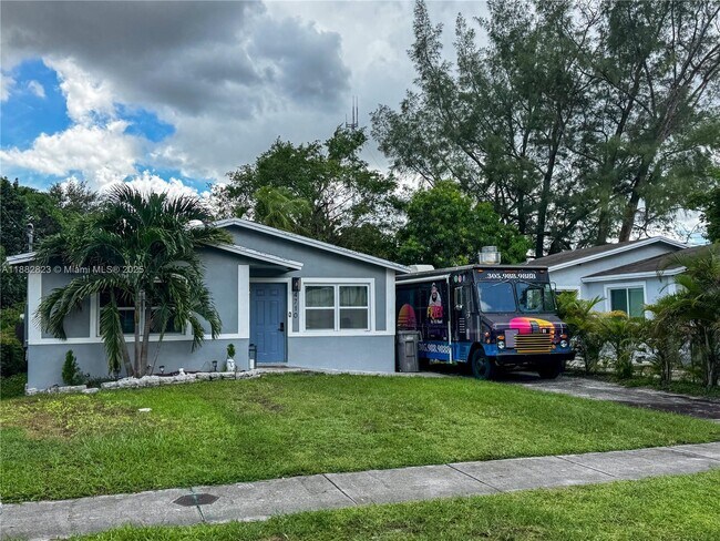 Foto del edificio - 4710 SW 18th St