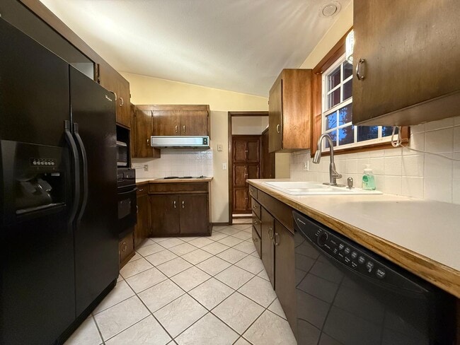 Foto del edificio - 12915 E Blossey Ave