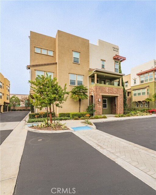 Foto del edificio - 5720 Spring St