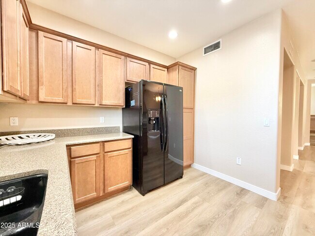 Foto del edificio - 17850 N 68th St