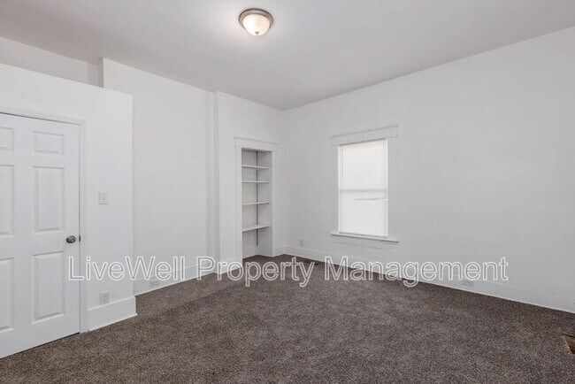 Building Photo - 404 12th St SW