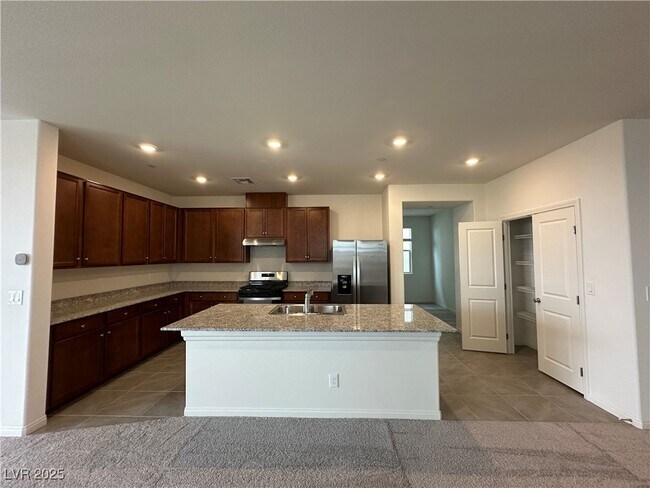 Foto del edificio - 5548 Hill Spire St