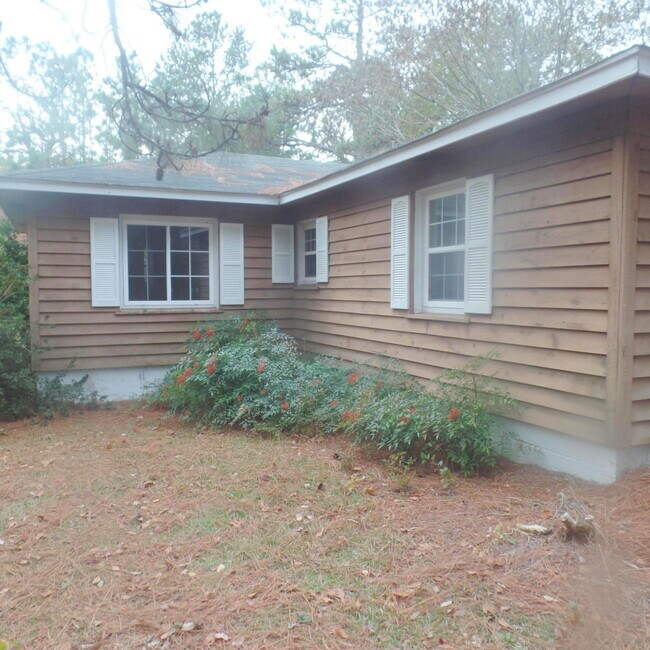 Foto del edificio - 2185 Foxfire Rd