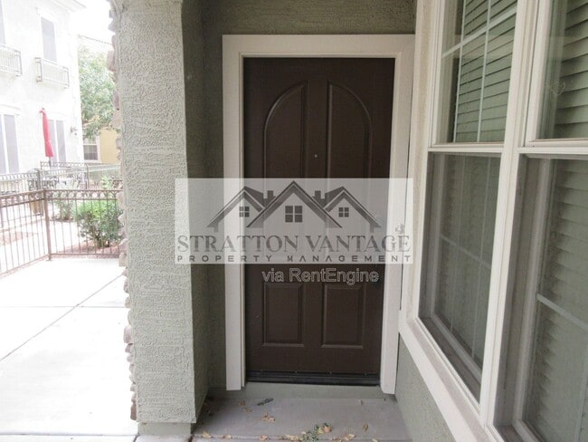 Foto del edificio - 2741 S Equestrian Dr