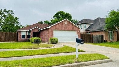 Building Photo - 4007 Hunter's Ridge Dr