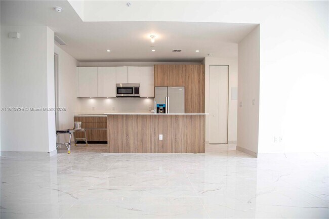 Foto del edificio - 529 SW 11th St
