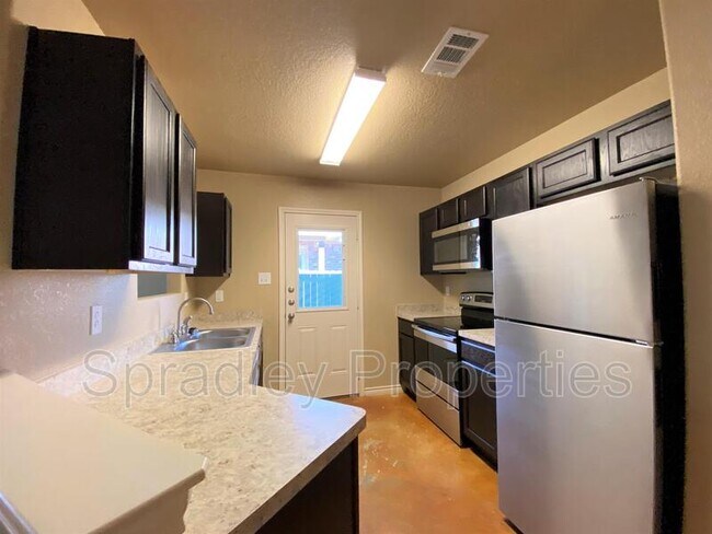 Building Photo - 1575 Chance Ct