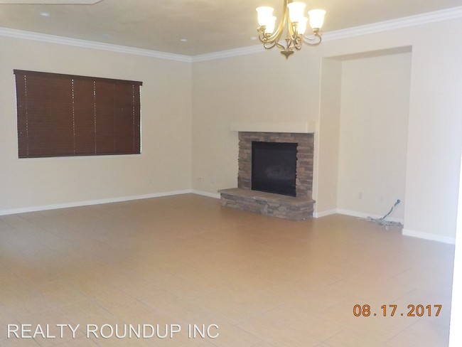 Building Photo - 9721 Toscano Dr