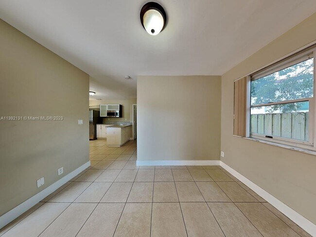 Building Photo - 4631 Thomas St