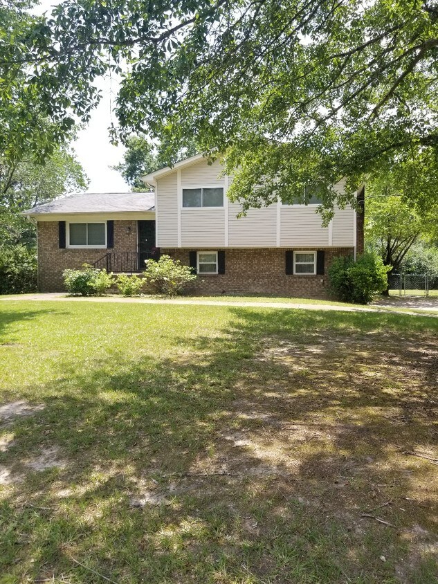 1051 7th Ave SW, Alabaster, AL 35007 House Rental in Alabaster, AL
