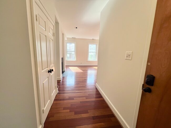 Foto del edificio - 1413 Hopkins St NW