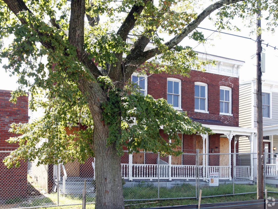 Building Photo - 1203-1205 N 28th St