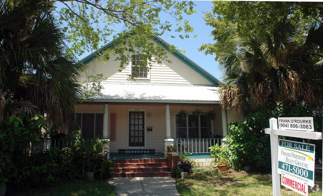 Building Photo - 138 King St