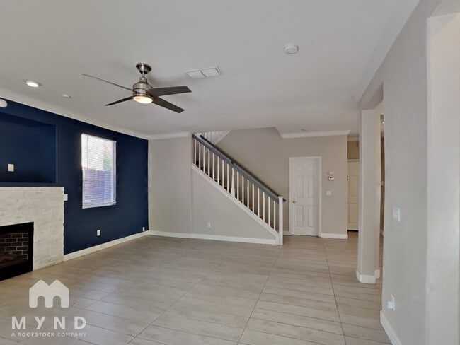Foto del edificio - 5325 Dunlay Dr