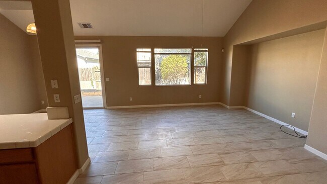Building Photo - 765 Brittanyann Ln