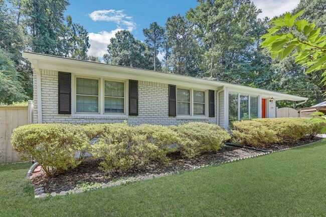 Building Photo - 2579 Woodgreen Dr