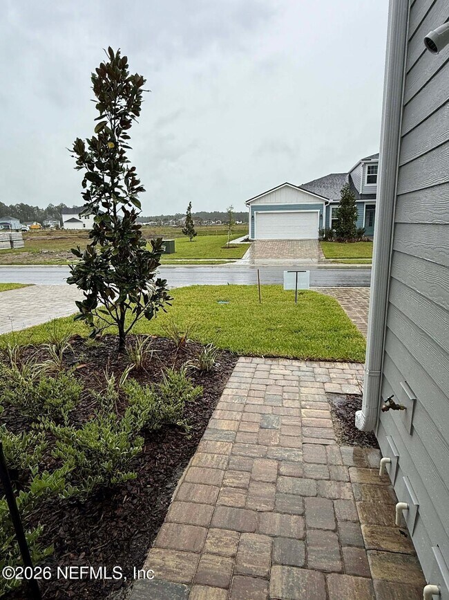 Foto del edificio - 403 Woods Ln