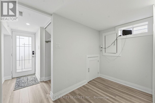 Building Photo - 1305 Consort Crescent