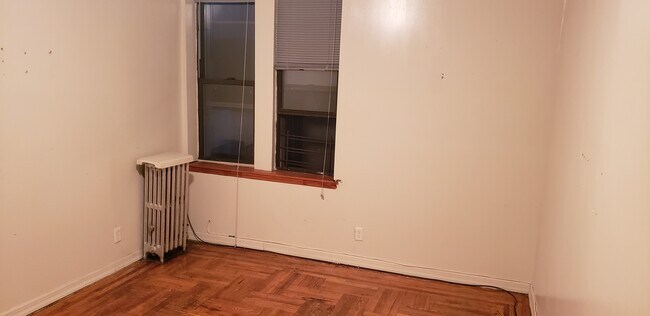 Foto del edificio - 1447 E 2nd St