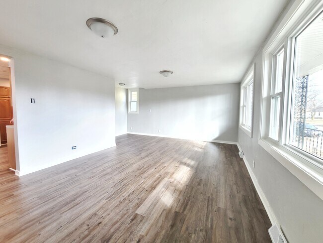 Living Room - 1412 N 17th St