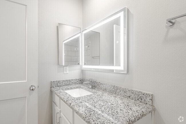 2BR, 1BA - 836SF - Mosswood Apartment Homes