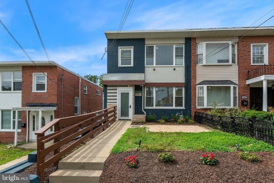 Foto principal - 53 Victor St NE