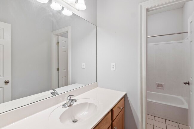 Building Photo - 9143 Raspberry Ln