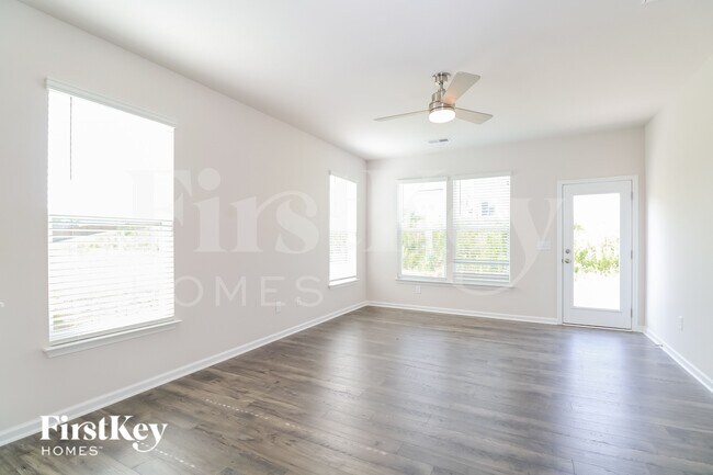 Building Photo - 627 Goldburn Wy