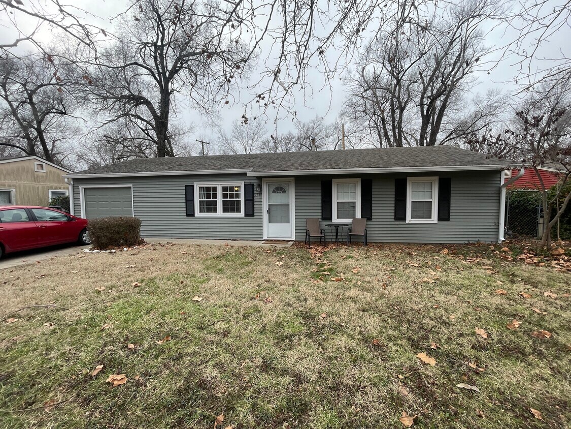 1739 Maple Ln, Lawrence, KS 66044 House Rental in Lawrence, KS