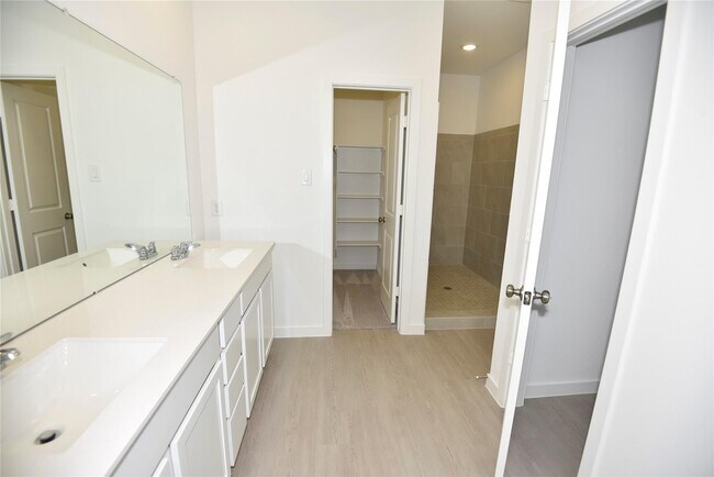 Foto del edificio - 16531 Mesquite Fld Dr