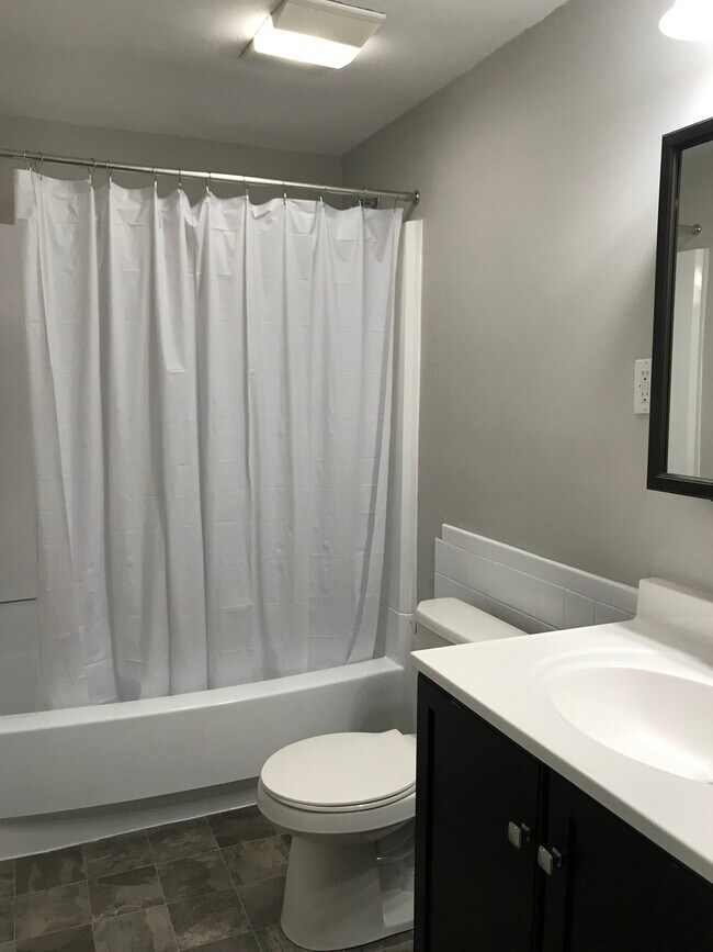 Photo - Greentree Condominiums