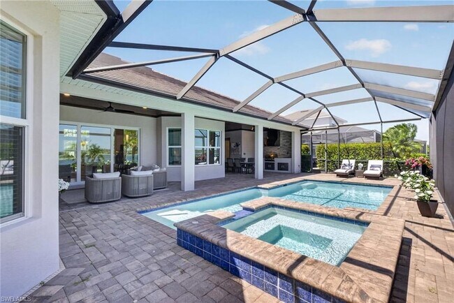 Foto del edificio - 14930 Blue Bay Cir