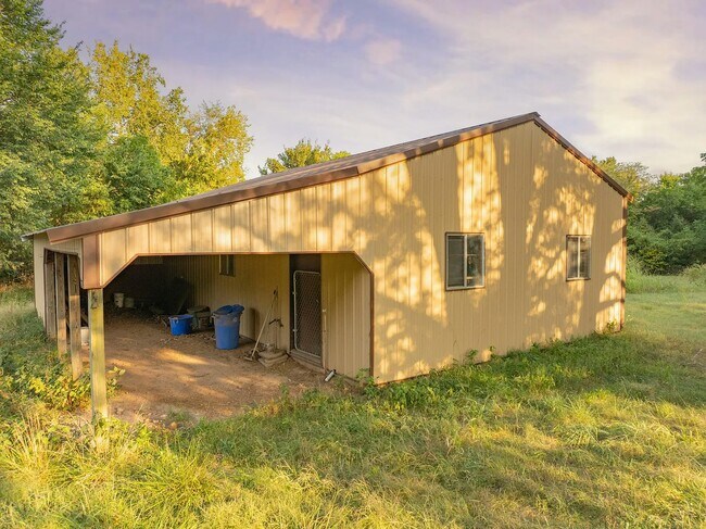 Foto del edificio - 8430 N Oaklawn Dr