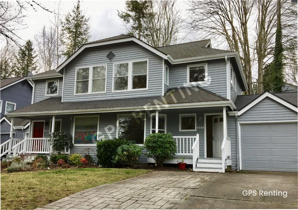 Foto principal - Spacious Two-Level Klahanie Townhome – Nat...