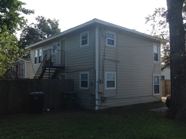 Building Photo - 5606 Robertson St