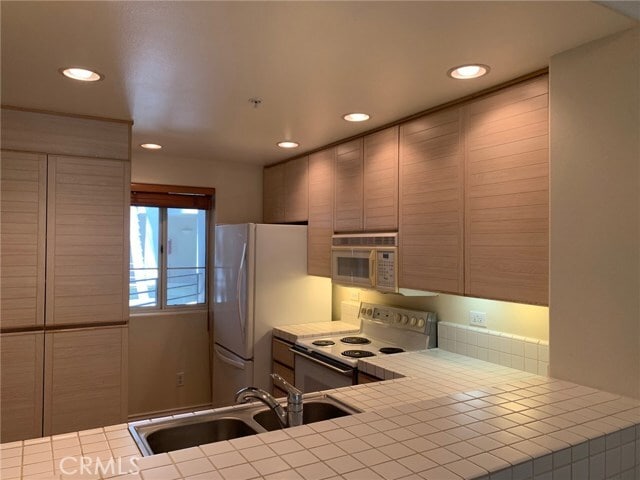 Building Photo - 2243 Martin