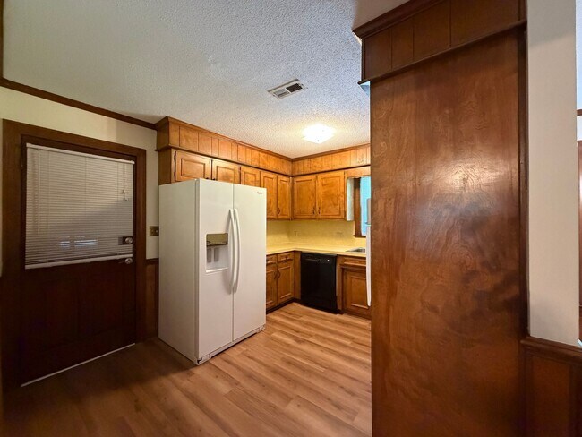 Foto del edificio - 124 Rock Creek Dr S