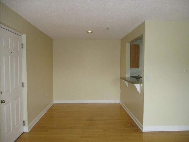 Foto del edificio - 2065 Dixie Belle Dr