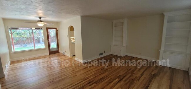 Foto del edificio - 2505 Pendleton Street