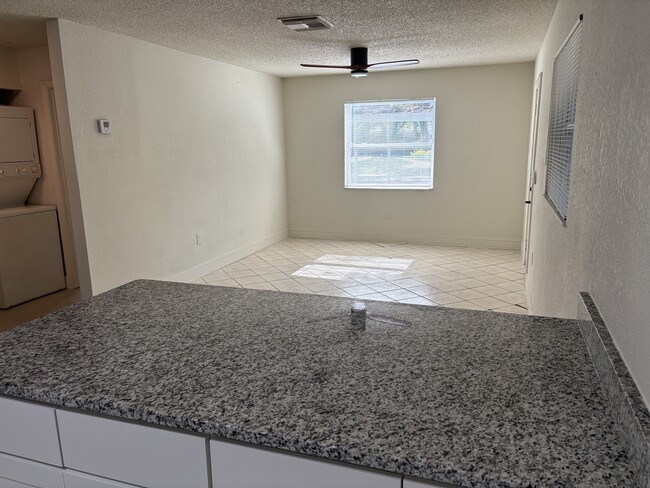 Foto del edificio - 7133 Pinewood Dr