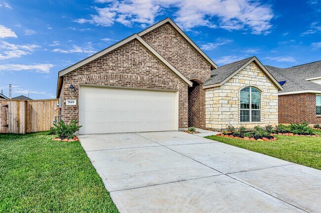 Foto del edificio - 7619 Jasmine Chase Dr