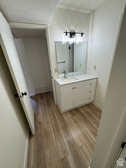 Building Photo - 5630 Meadow Ln