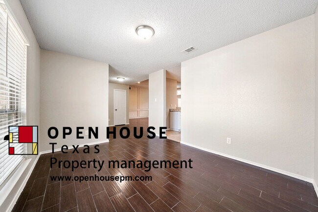 Foto del edificio - 2032 Espinosa Dr, Carrollton