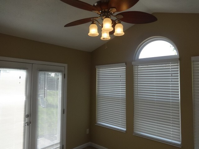 Building Photo - 120 Haverstraw Place