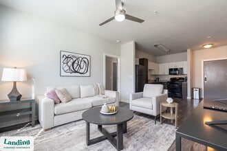 Building Photo - 1415 N Main Ave