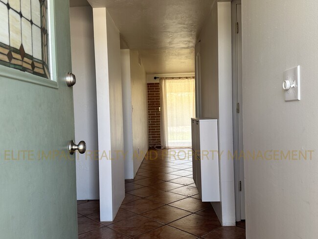 Foto del edificio - 6624 E Nelson Dr