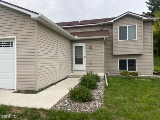 Foto del edificio - 4 br, 2 bath House - 11530 79th ST NE,