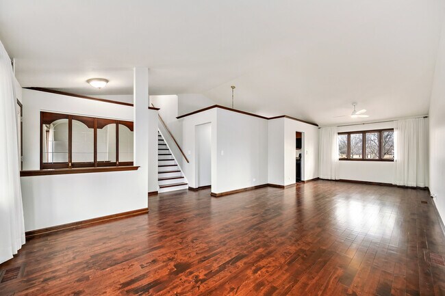 Foto del edificio - 887 Braintree Ln