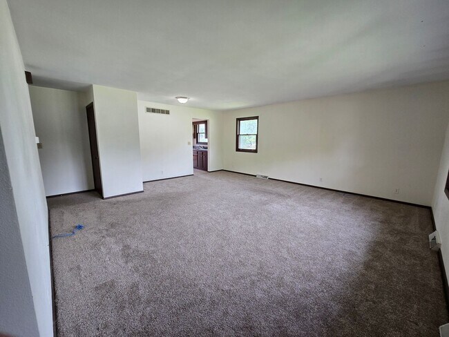 Foto del edificio - Cute 2-bedroom duplex in Normal!
