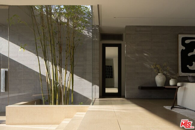 Foto del edificio - 1166 Angelo Dr